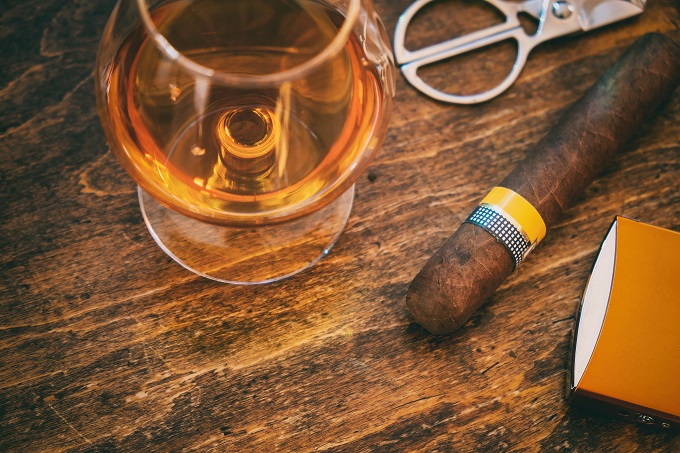 Pairing cigars and alcohol